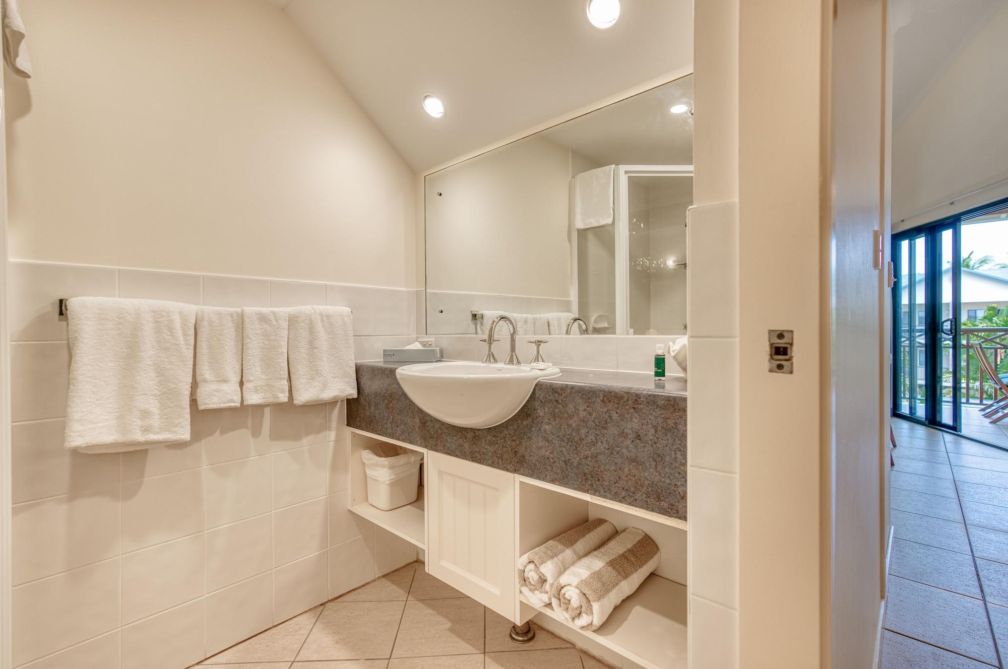 Freestyle Resort Port Douglas Bagian luar foto